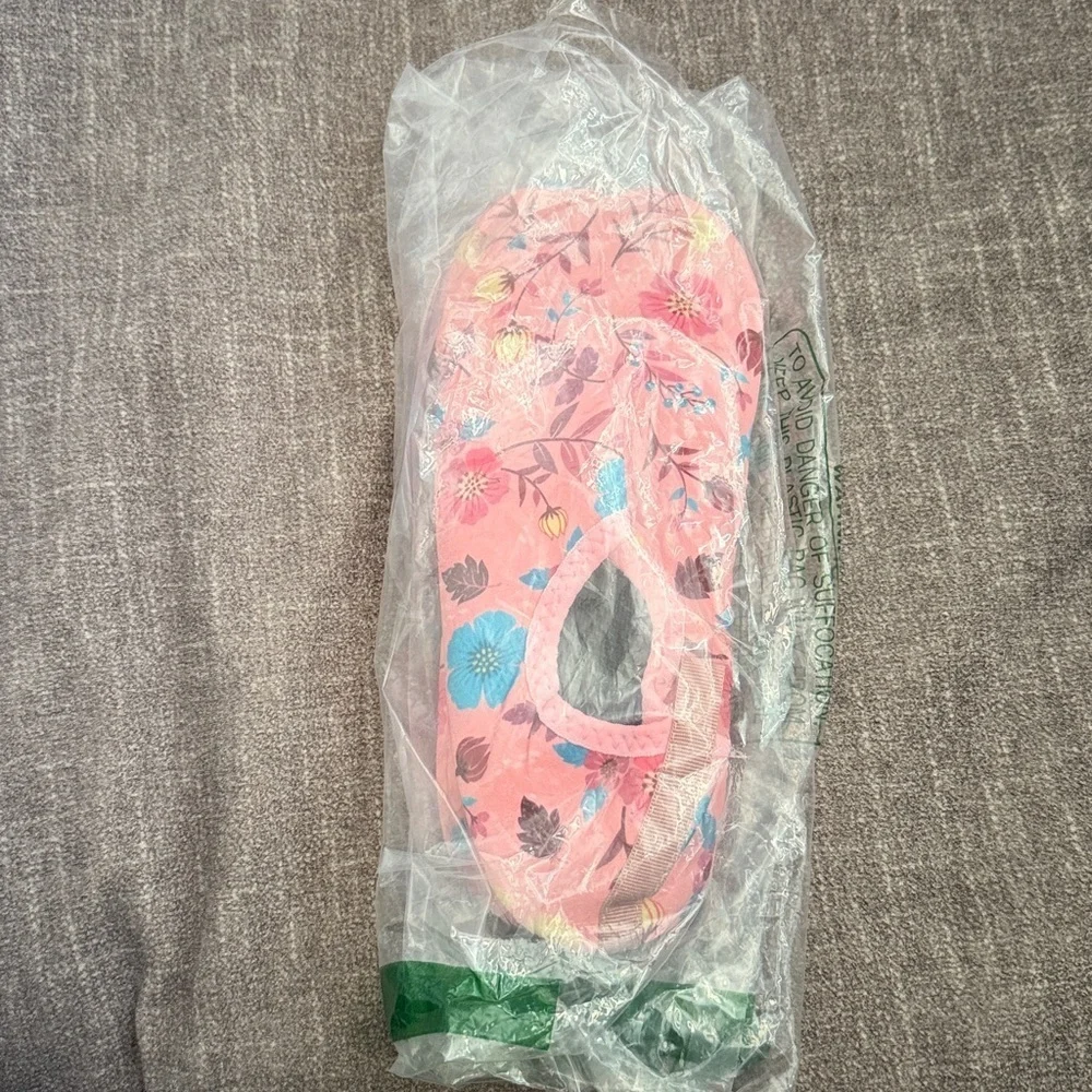 Brand new NWT Kids' Pink Floral Water Shoes size 3.5-4
